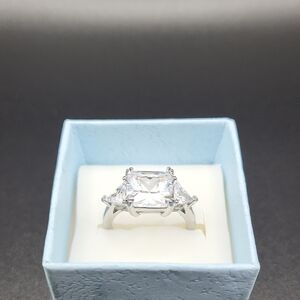 Elegant Silver Women's Ring